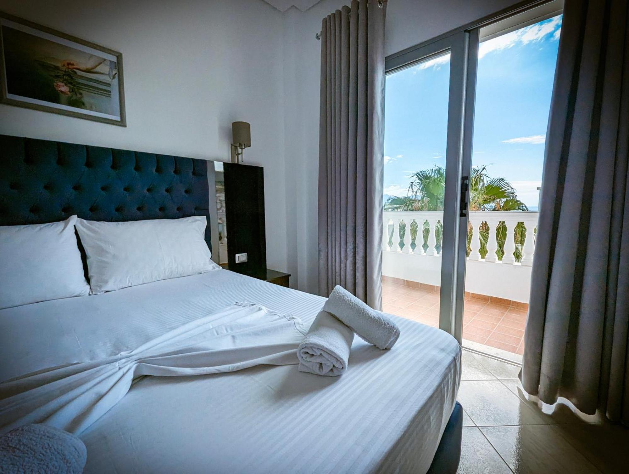Hotel Fron Sarandë Eksteriør billede