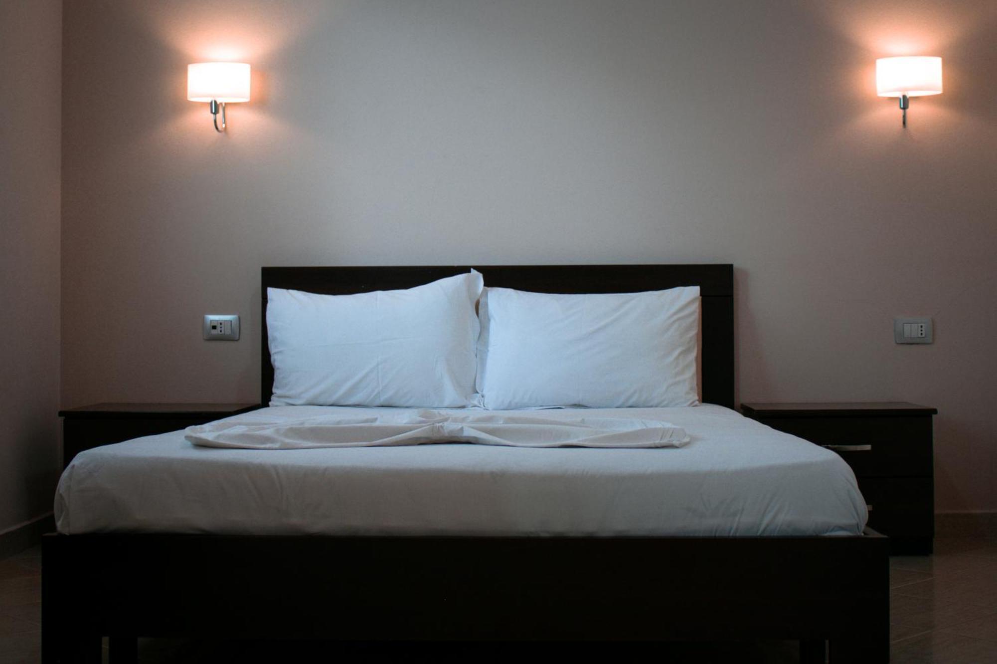 Hotel Fron Sarandë Eksteriør billede