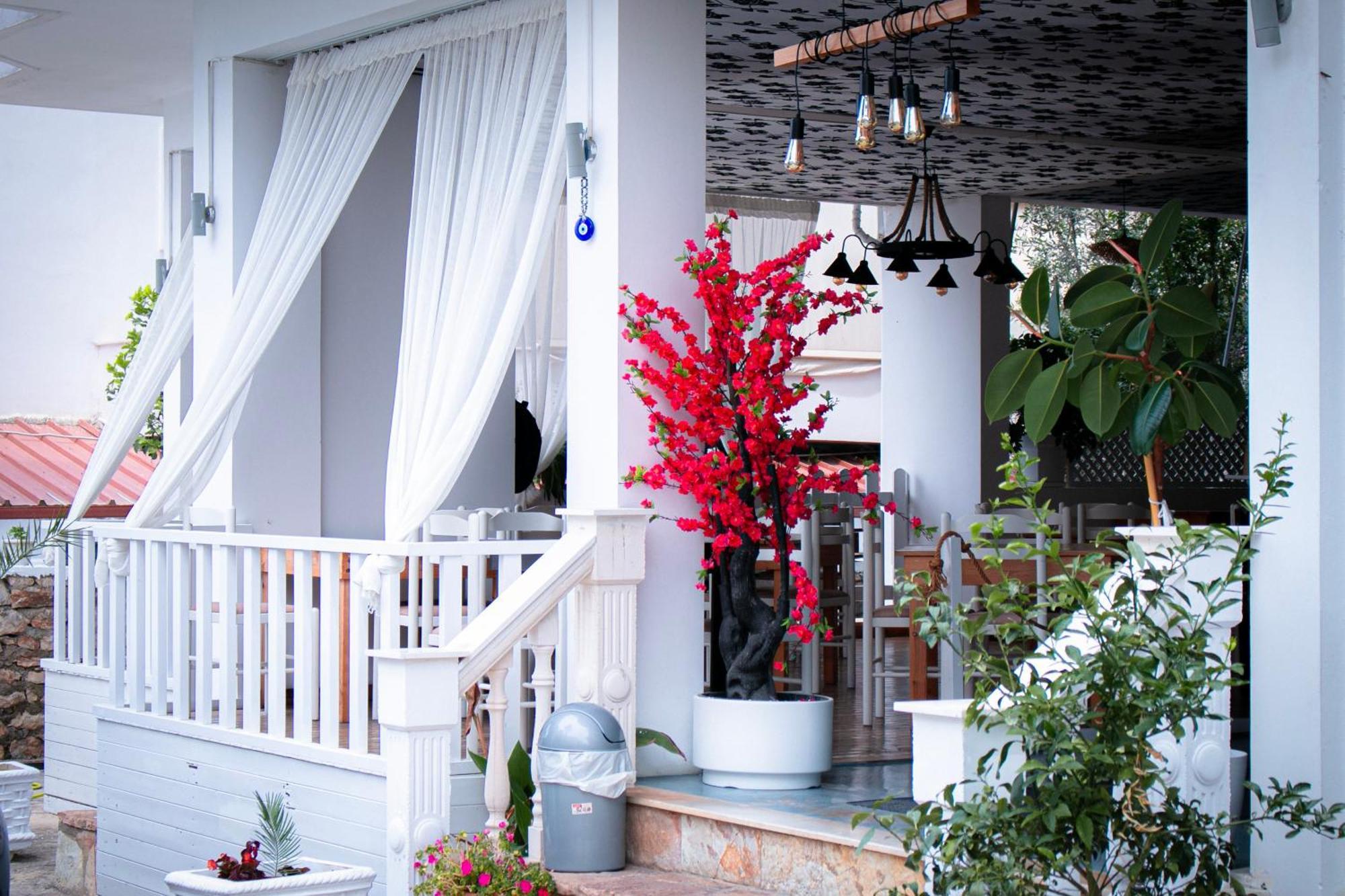 Hotel Fron Sarandë Eksteriør billede