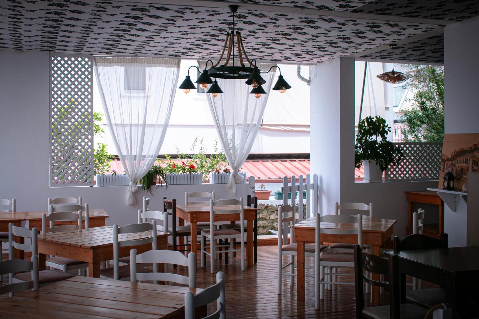 Hotel Fron Sarandë Eksteriør billede