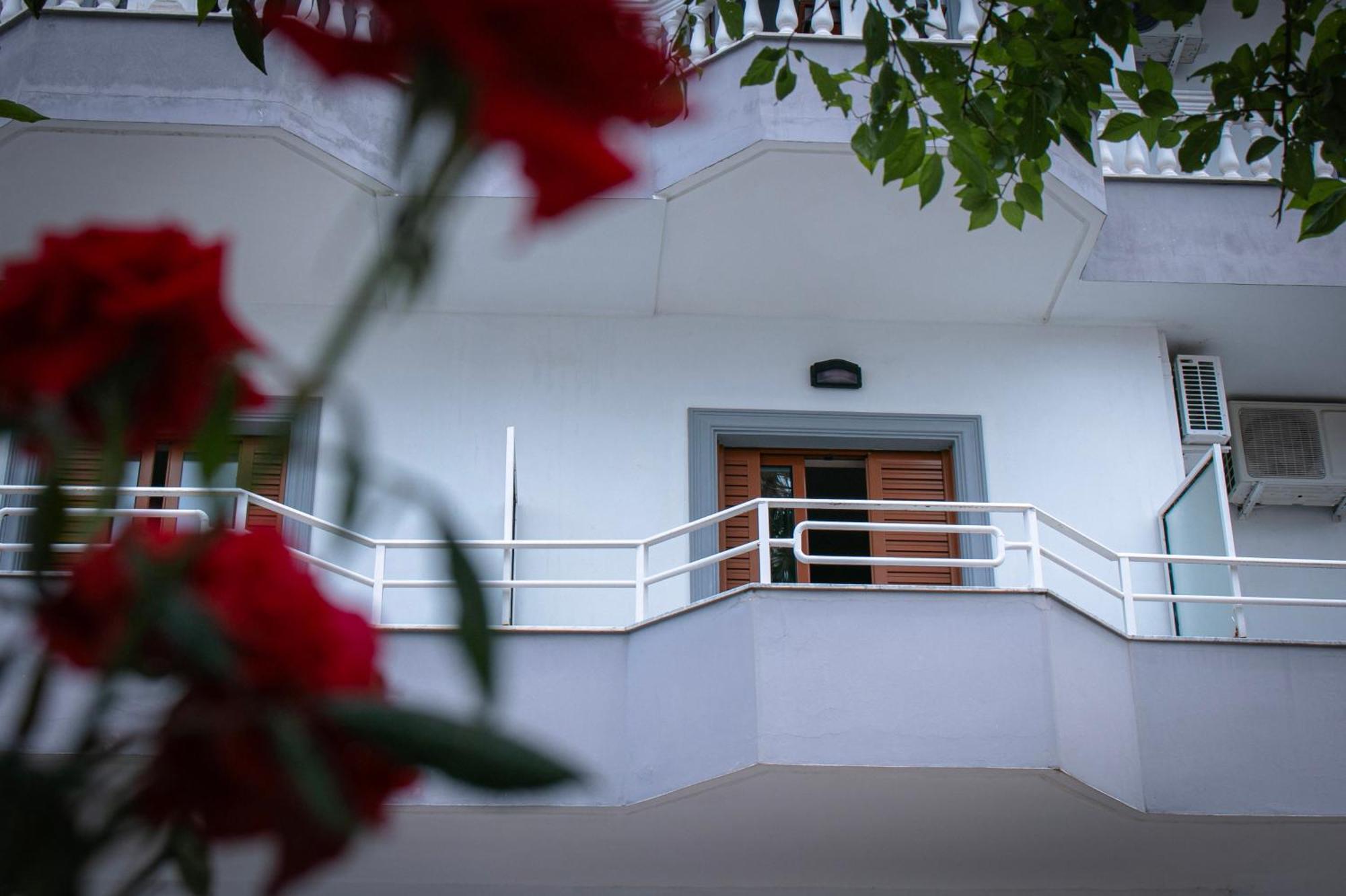 Hotel Fron Sarandë Eksteriør billede