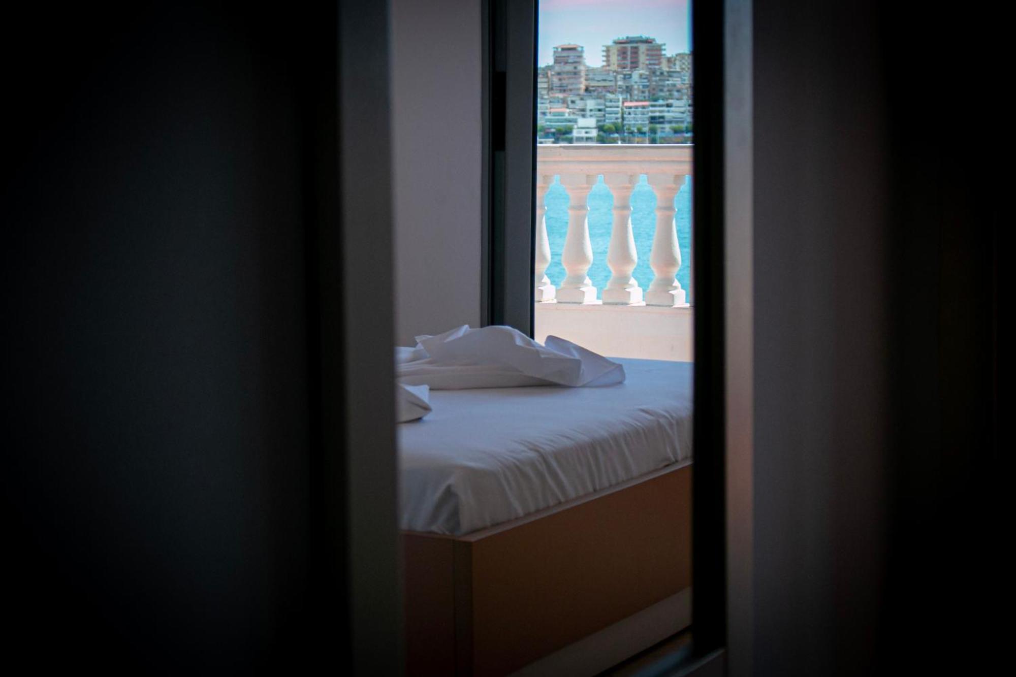 Hotel Fron Sarandë Eksteriør billede
