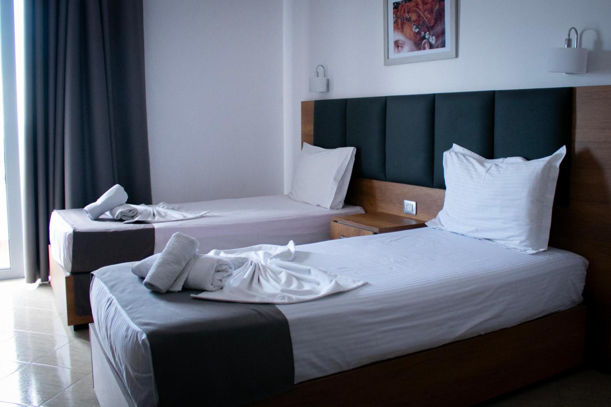 Hotel Fron Sarandë Eksteriør billede