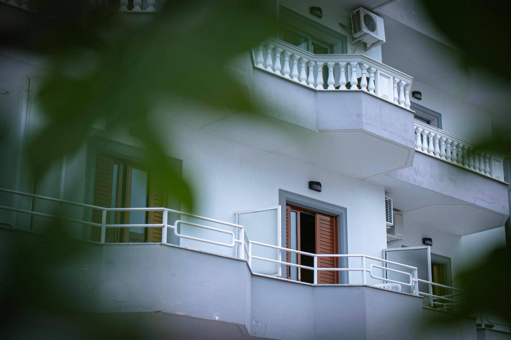 Hotel Fron Sarandë Eksteriør billede
