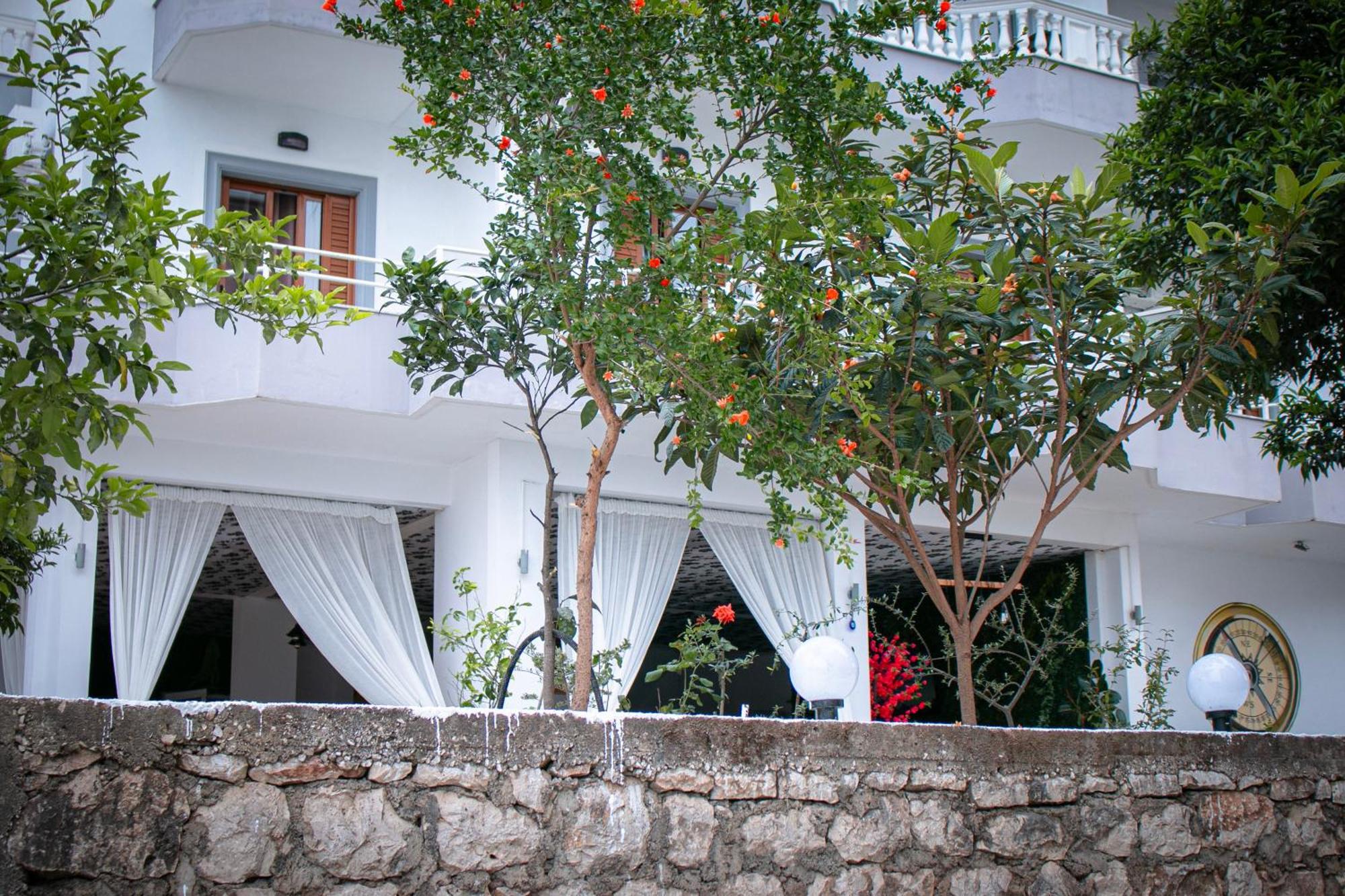 Hotel Fron Sarandë Eksteriør billede
