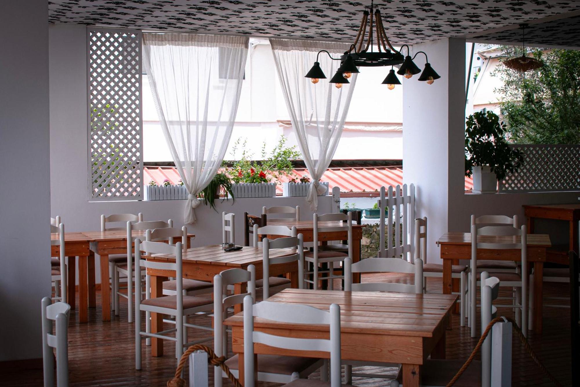 Hotel Fron Sarandë Eksteriør billede