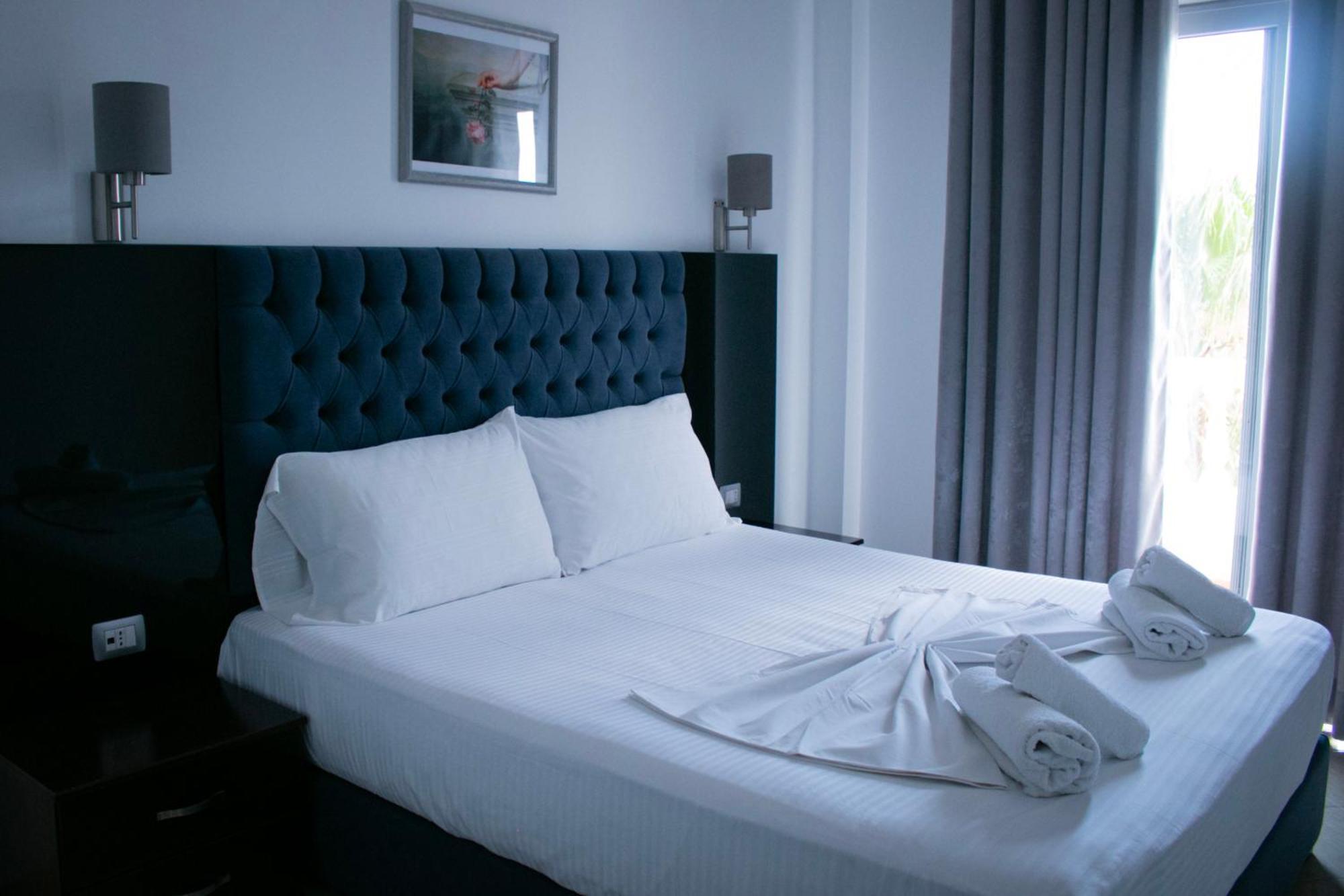 Hotel Fron Sarandë Eksteriør billede