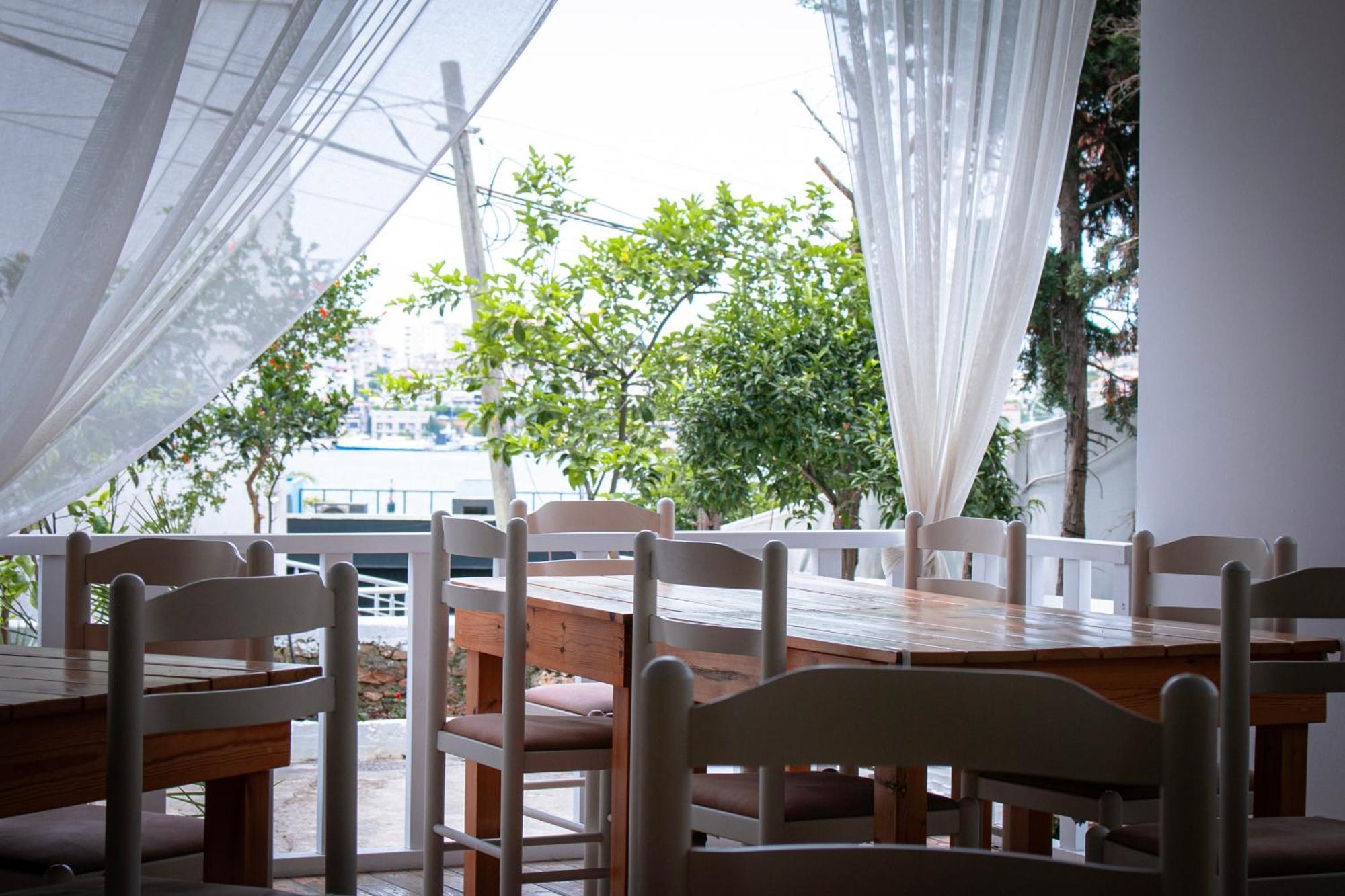 Hotel Fron Sarandë Eksteriør billede