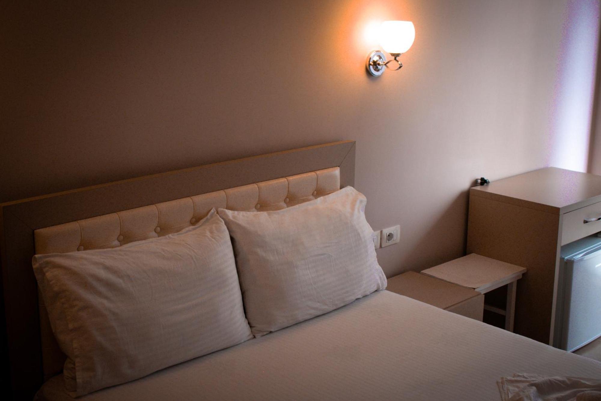 Hotel Fron Sarandë Eksteriør billede