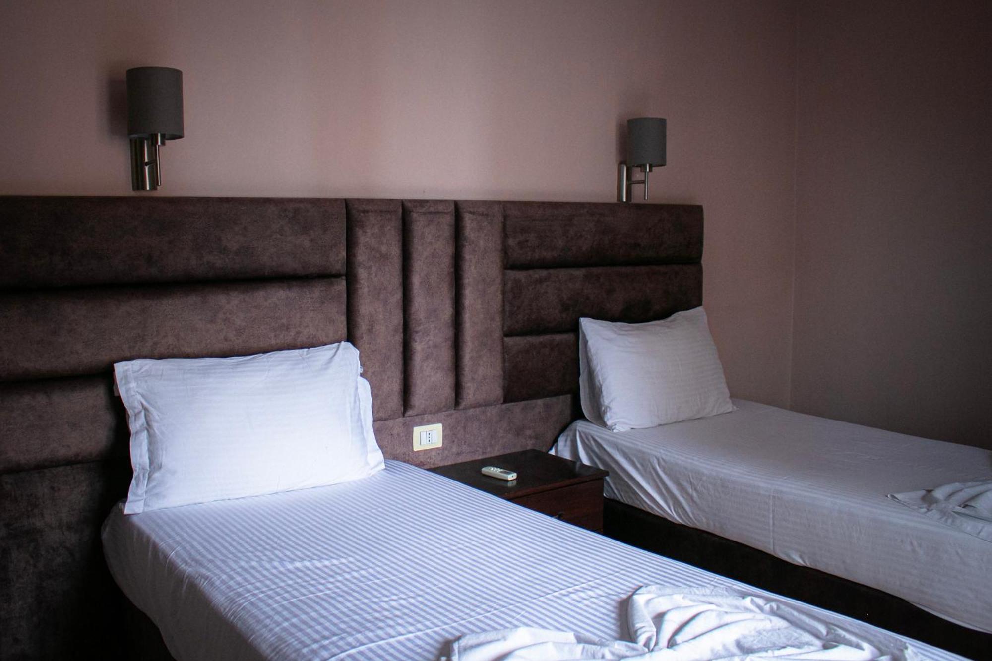 Hotel Fron Sarandë Eksteriør billede